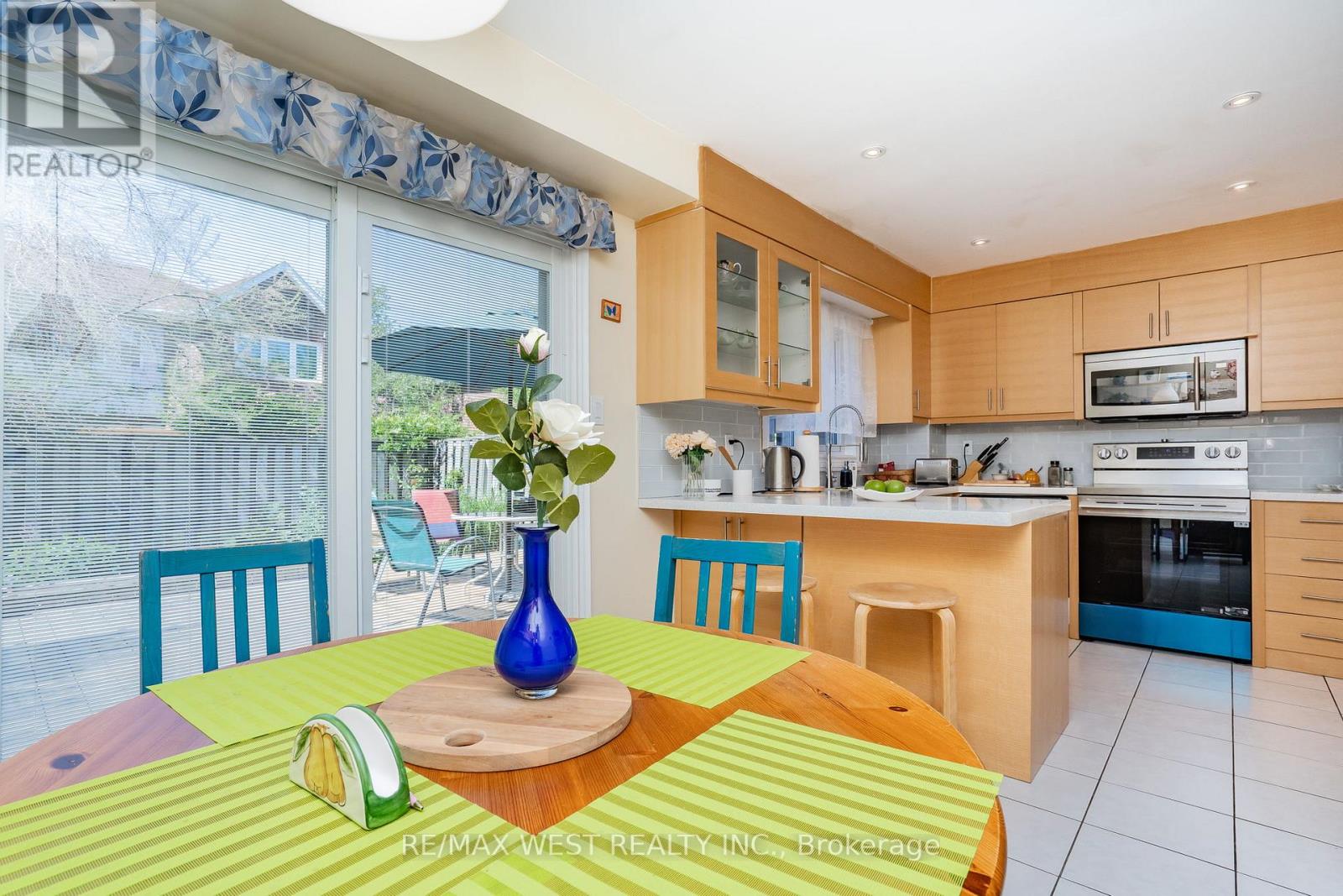 1216 LEEWOOD DRIVE - 20