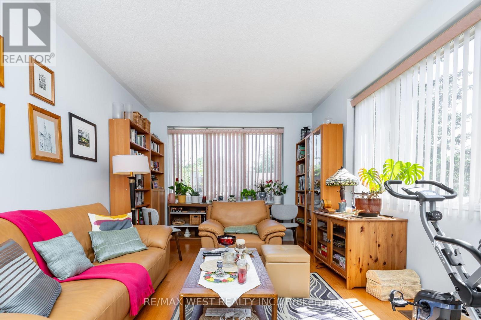 1216 LEEWOOD DRIVE - 26