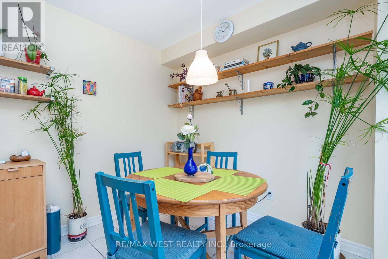 1216 LEEWOOD DRIVE - 21