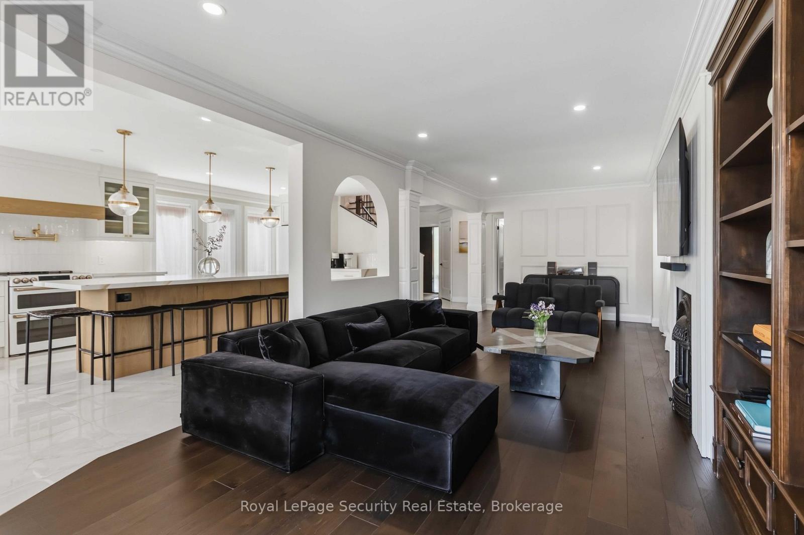 3 NATUREVIEW COURT - 16