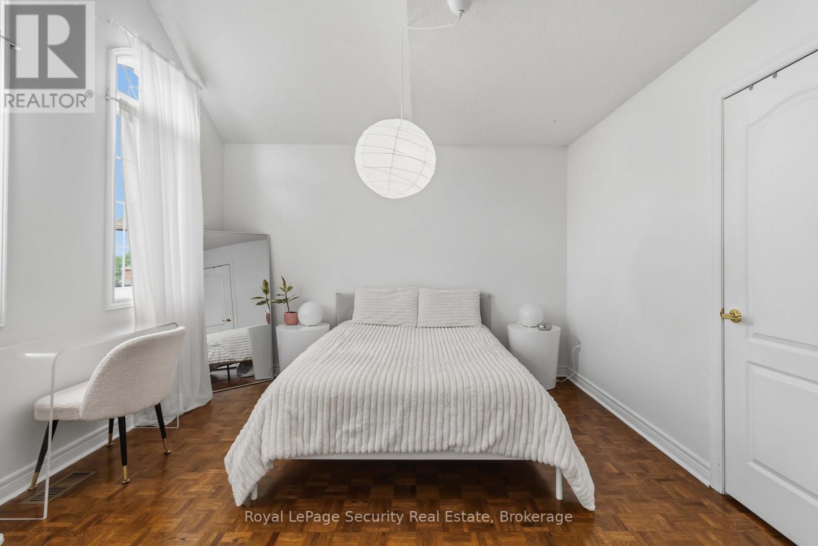 3 NATUREVIEW COURT - 27