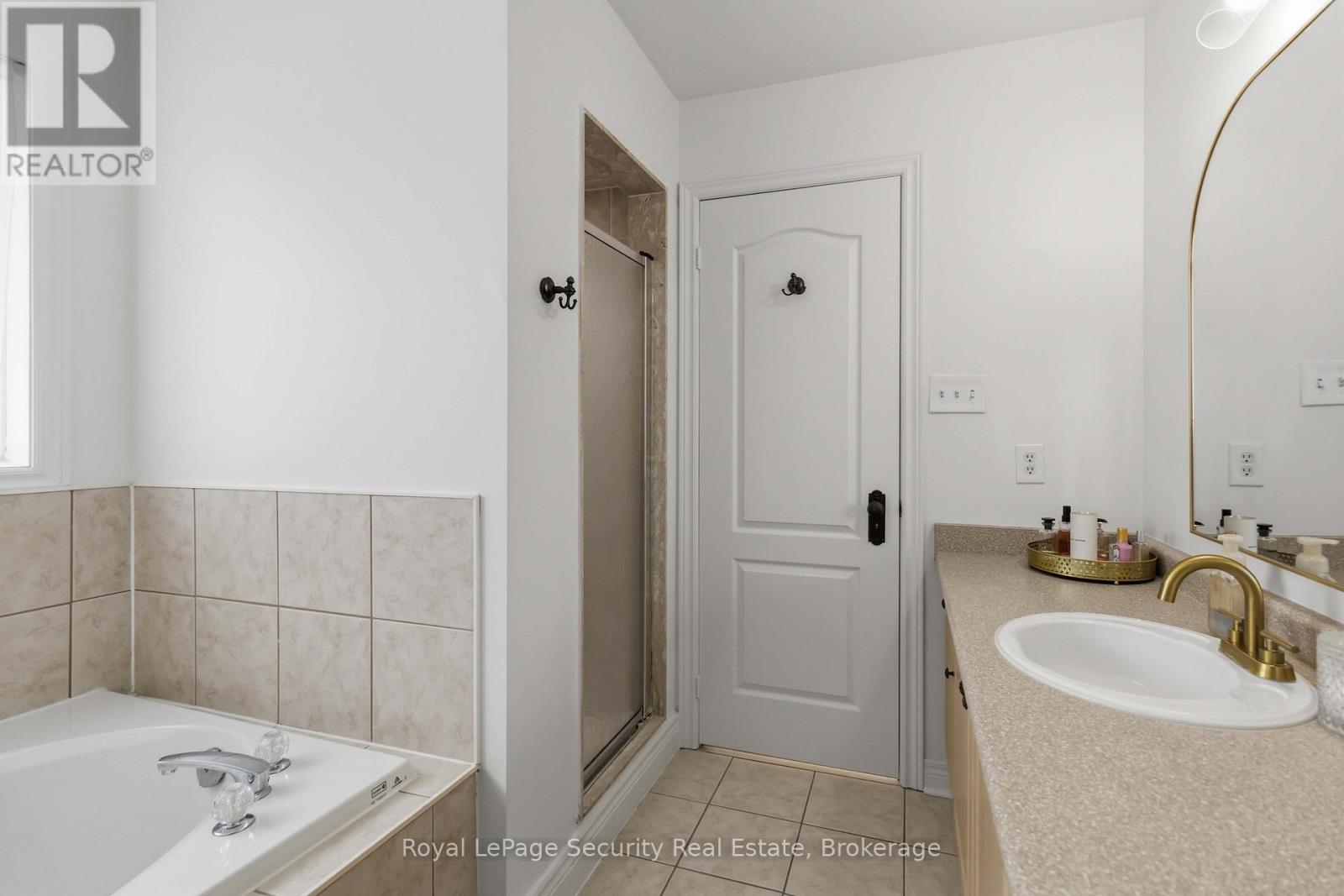 3 NATUREVIEW COURT - 24
