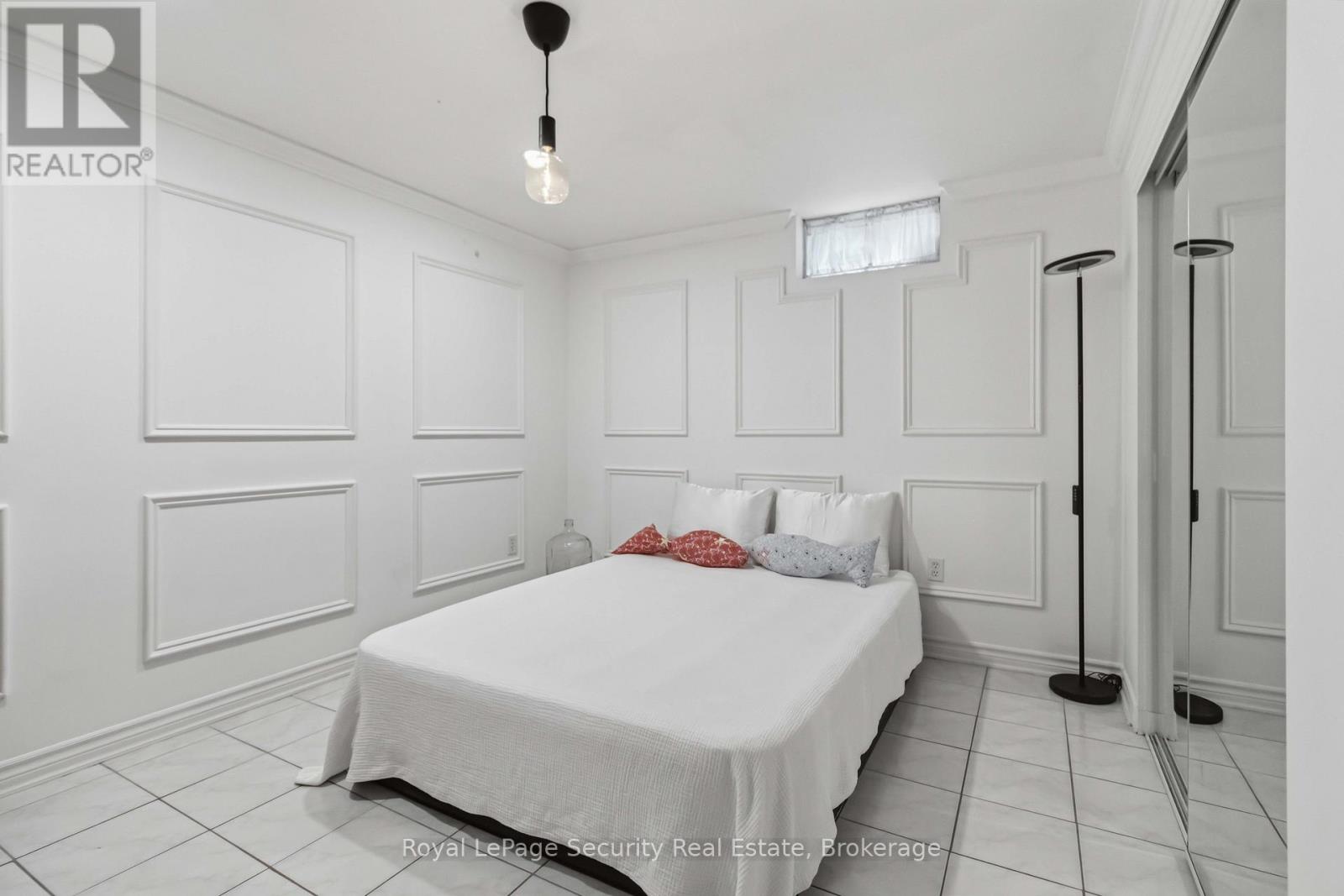 3 NATUREVIEW COURT - 32