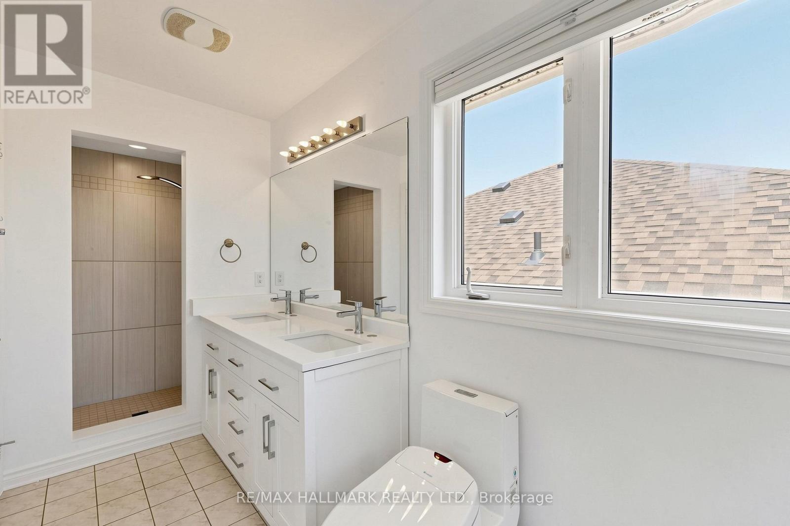 127 HUMBERLAND DRIVE - 18