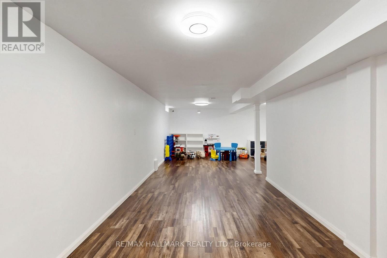 127 HUMBERLAND DRIVE - 26