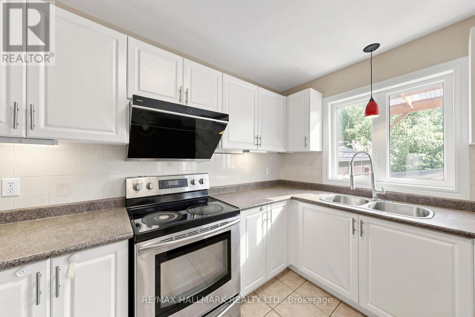 127 HUMBERLAND DRIVE - 7
