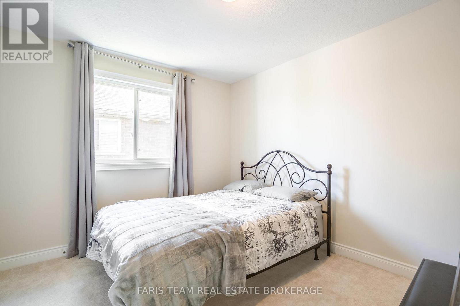 33 AUBURN COURT - 26