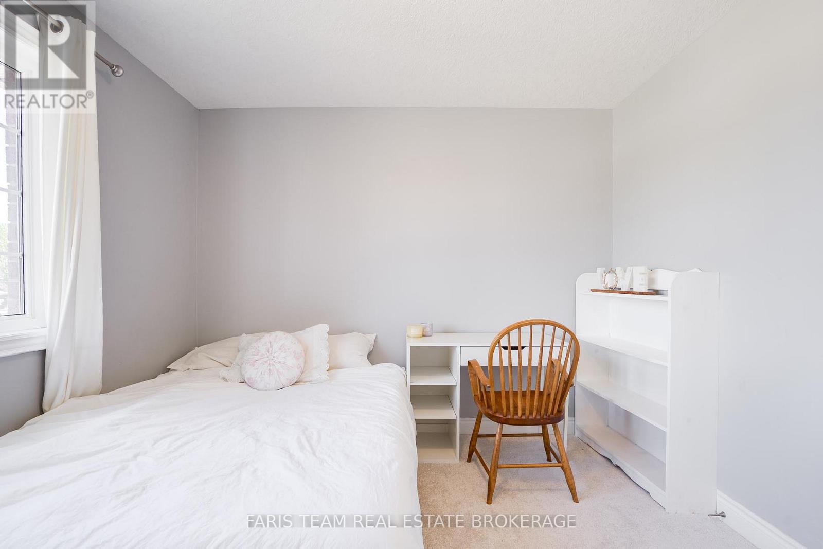 33 AUBURN COURT - 28
