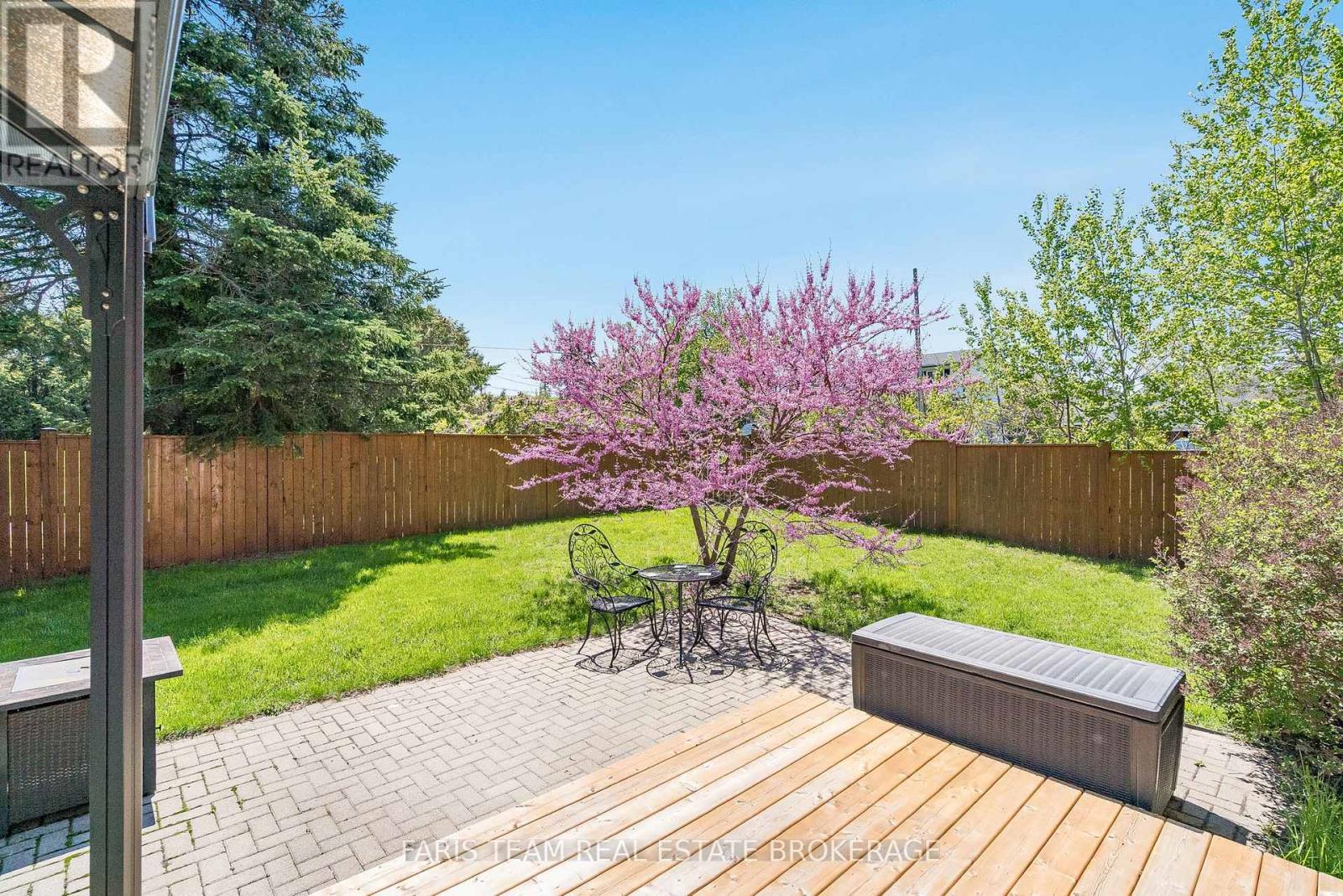 33 AUBURN COURT - 36