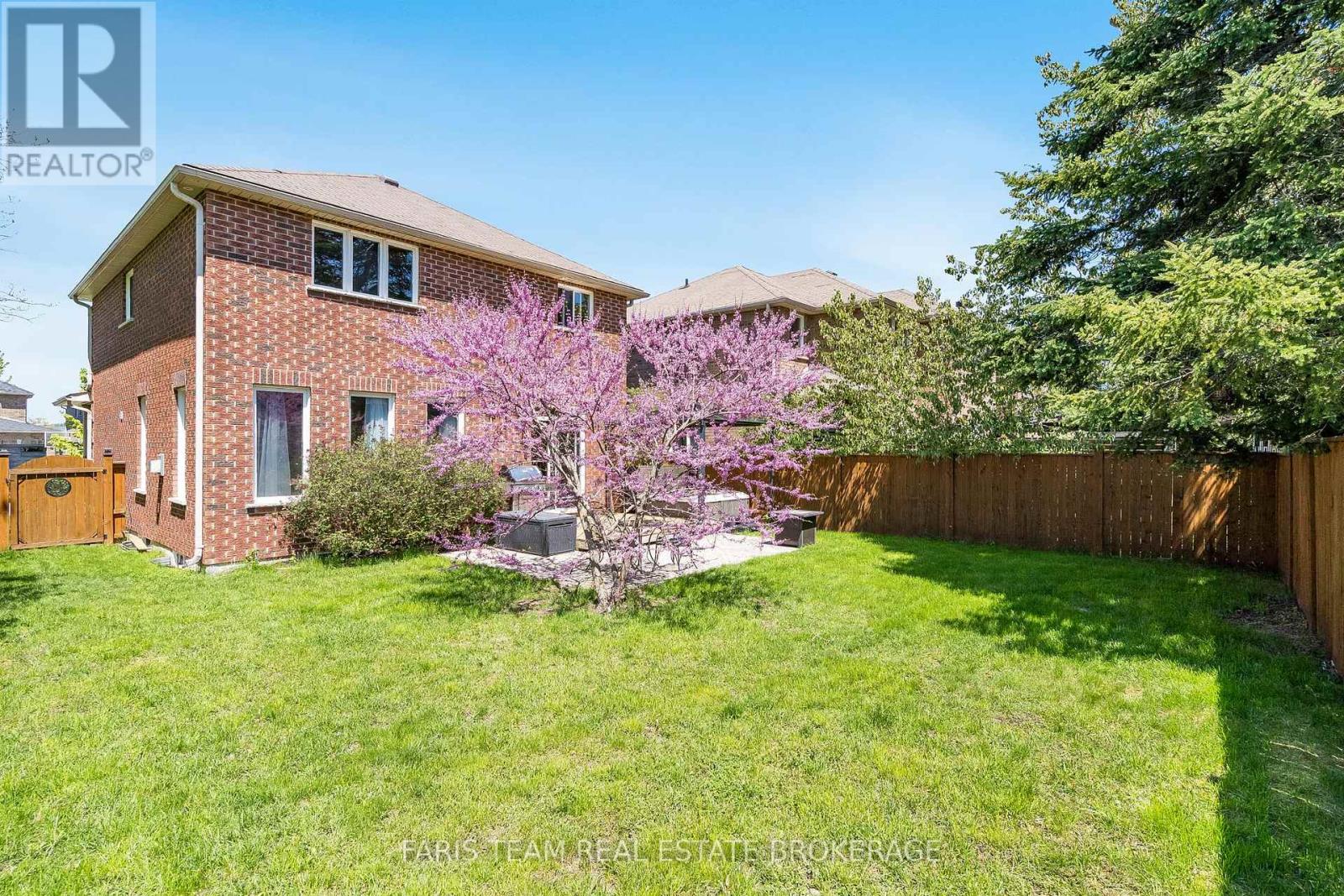 33 AUBURN COURT - 43
