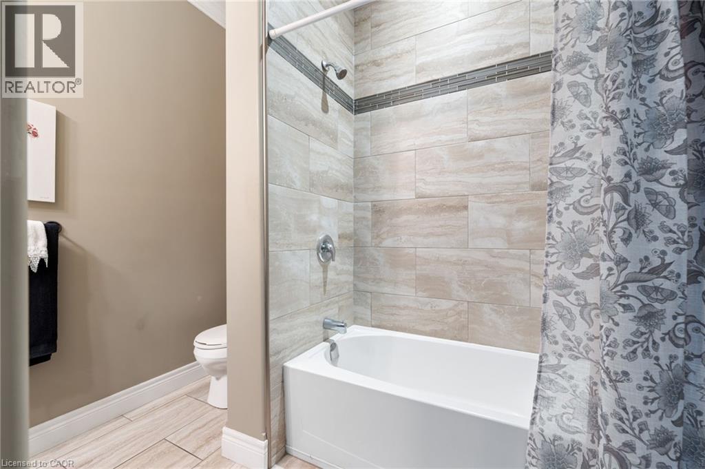 3-bedroom home for sale at 194 DONLY Drive Unit# 3, Simcoe ON · photo 16 of 38