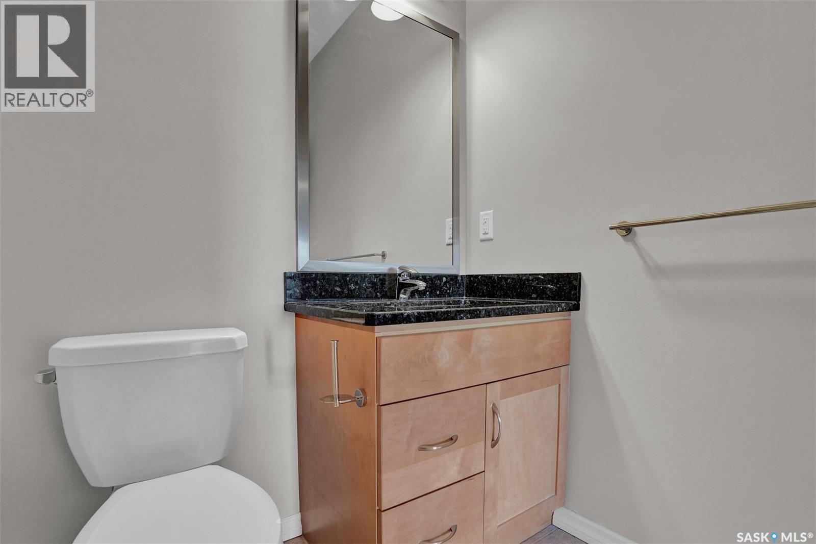 304 2150 Heseltine ROAD — photo 41