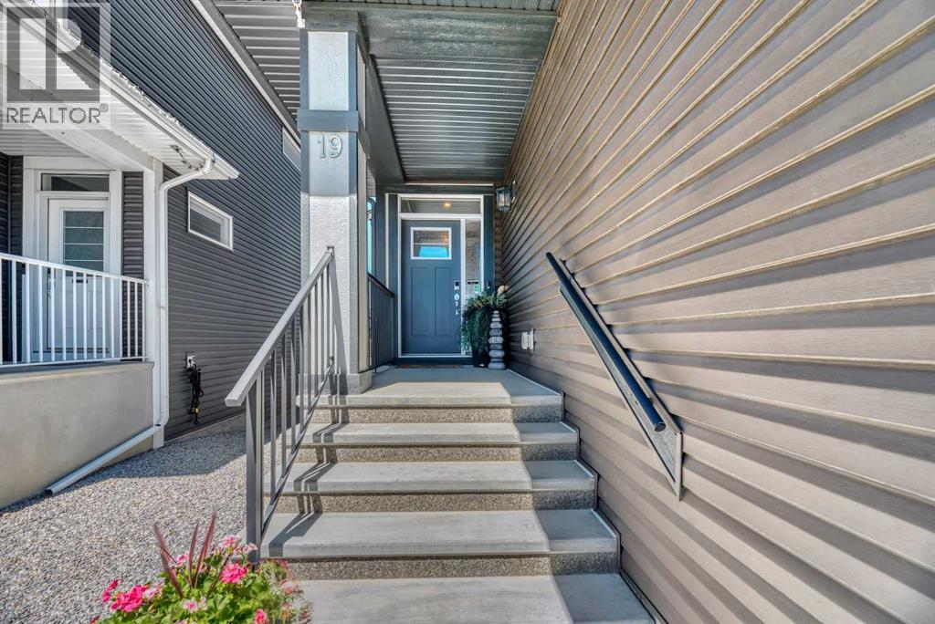 19 Crestbrook Link SW - photo 2