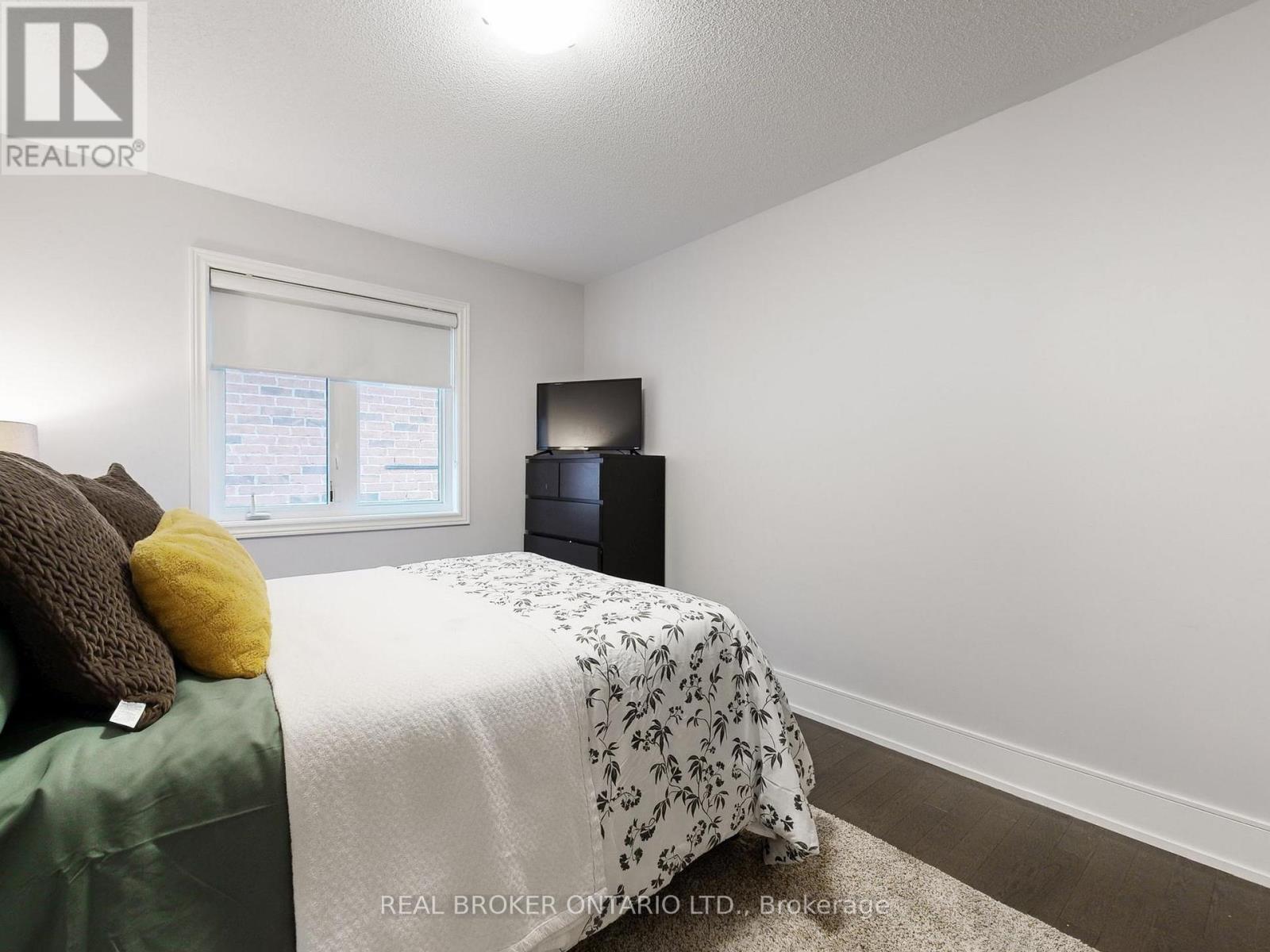 65 PAISLEY GREEN AVENUE - 26