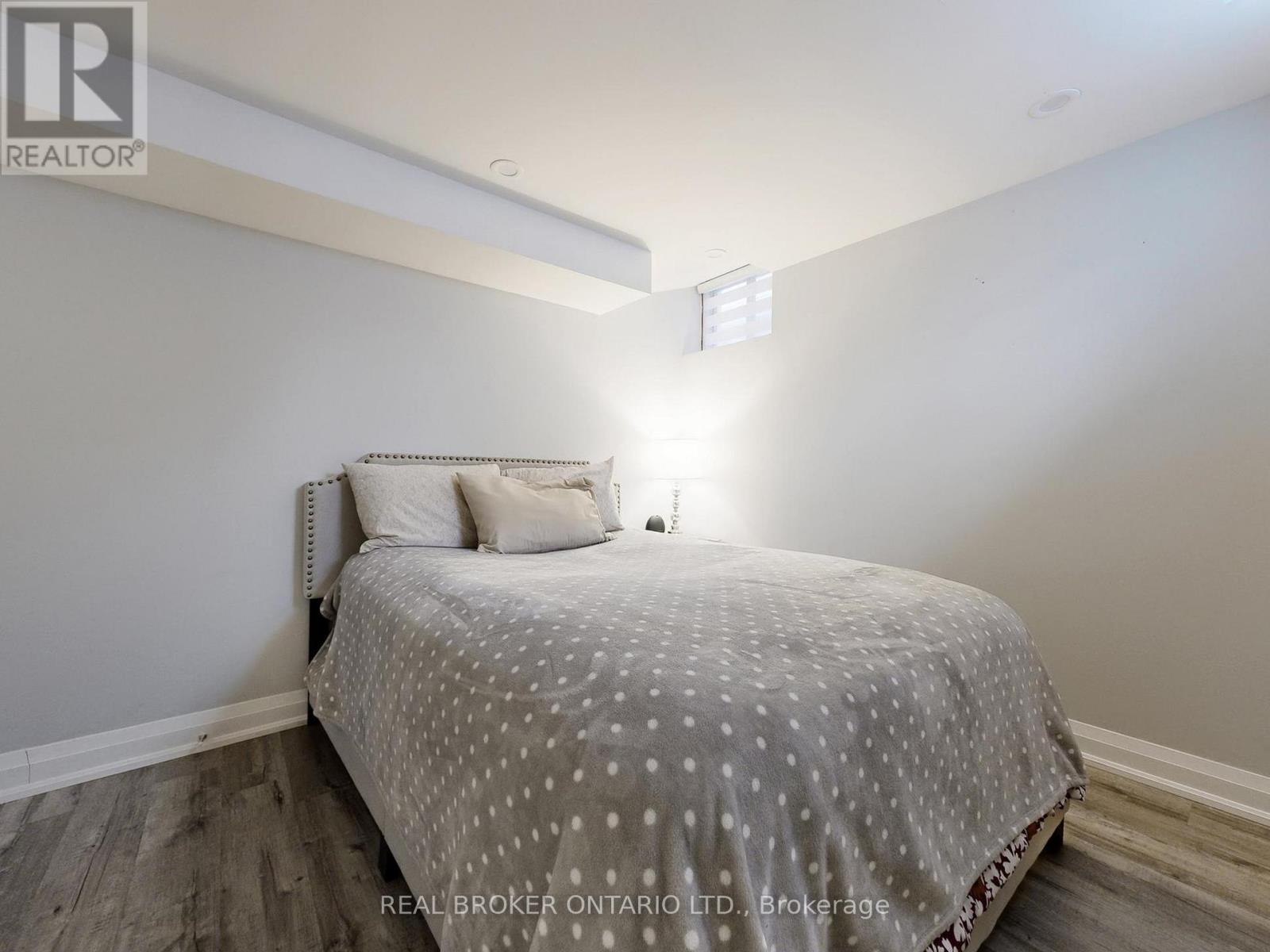 65 PAISLEY GREEN AVENUE - 33