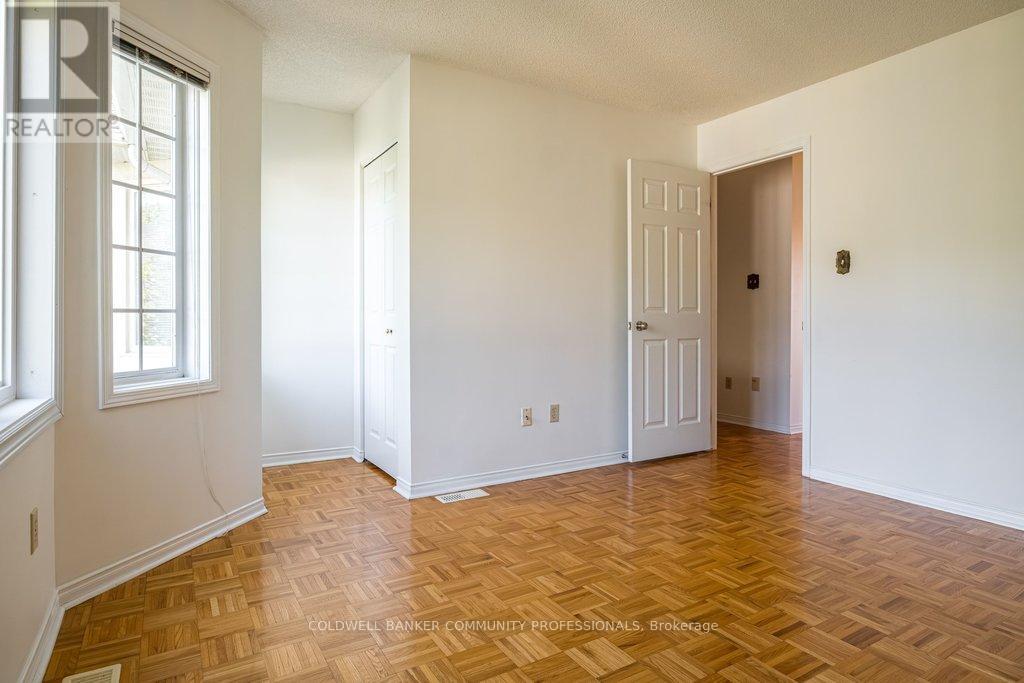 #10 266 LIMERIDGE ROAD E - 22
