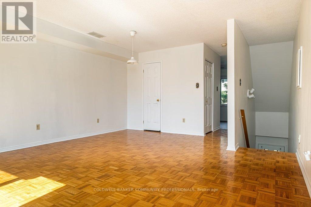 #10 266 LIMERIDGE ROAD E - 7