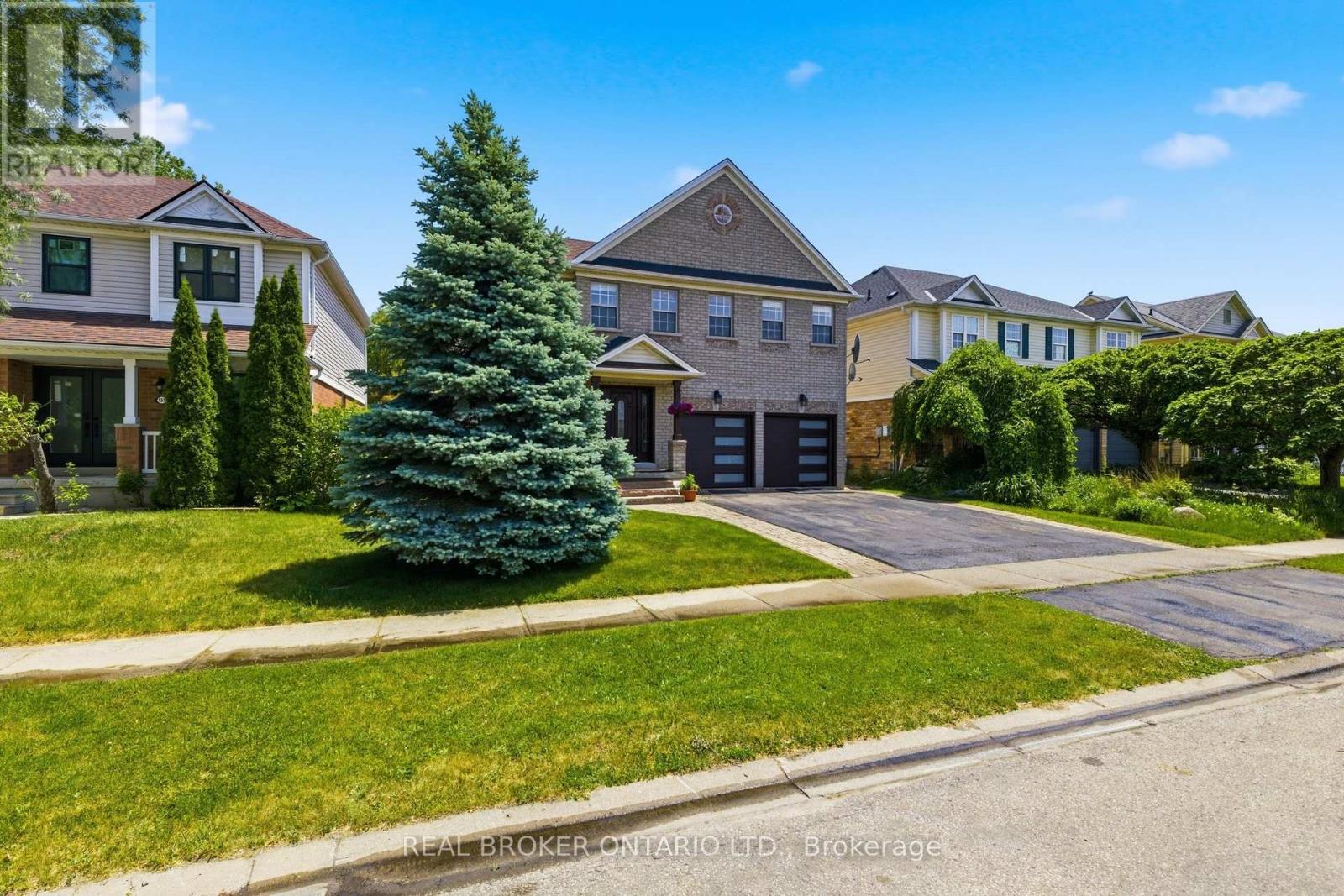 4-bedroom home for sale at 135 BLACKBURN DRIVE, Brantford ON · photo 3 of 50