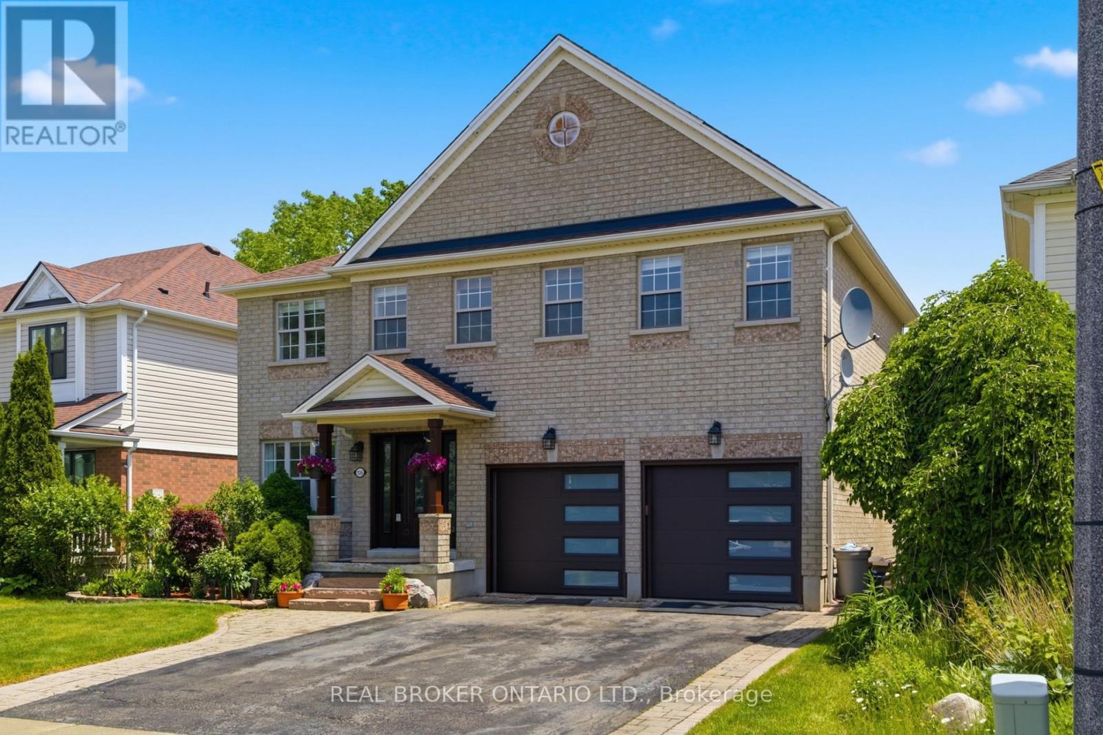 4-bedroom home for sale at 135 BLACKBURN DRIVE, Brantford ON · photo 4 of 50