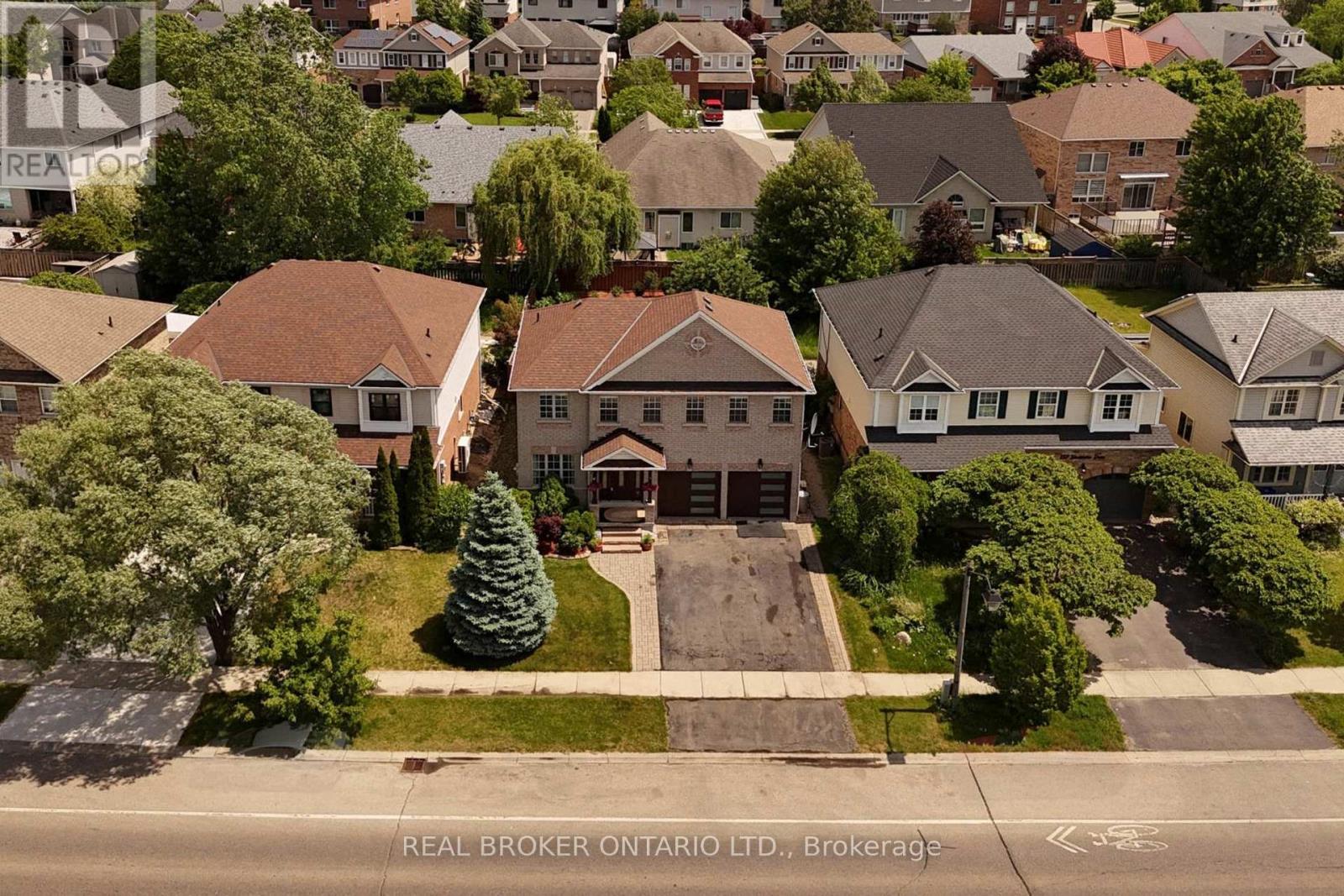 4-bedroom home for sale at 135 BLACKBURN DRIVE, Brantford ON · photo 46 of 50
