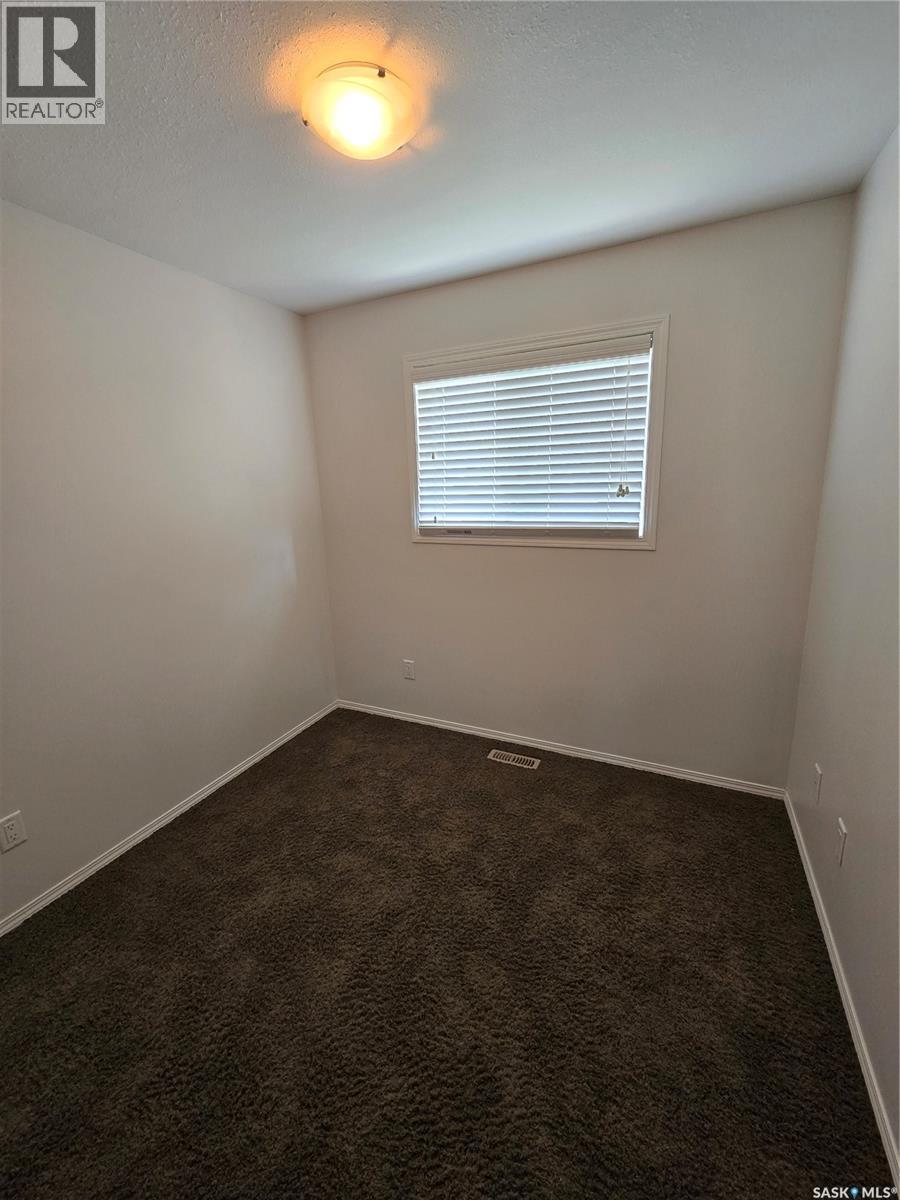 5 815 5th STREET NE — photo 30