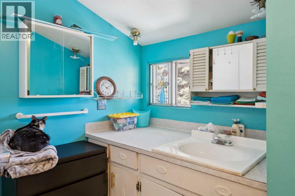 2030 39 Street SE — photo 11