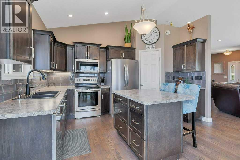 4614 58 Avenue — photo 8