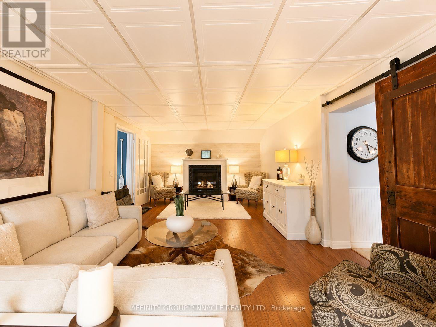15 PRINCE STREET W - 26