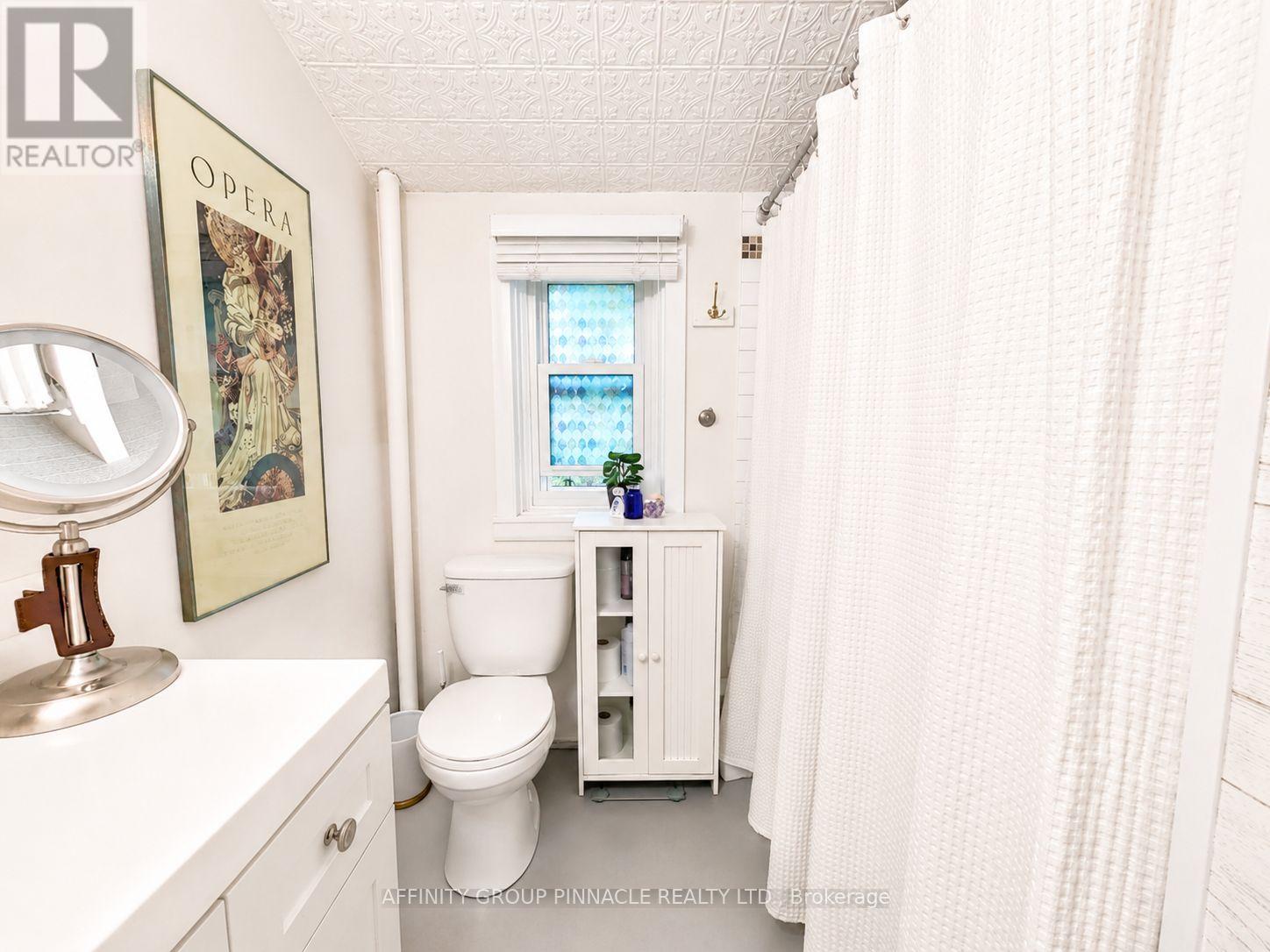 15 PRINCE STREET W - 34