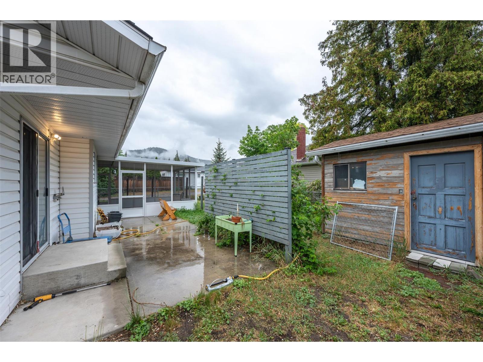 9702 Sargeant Street - 35