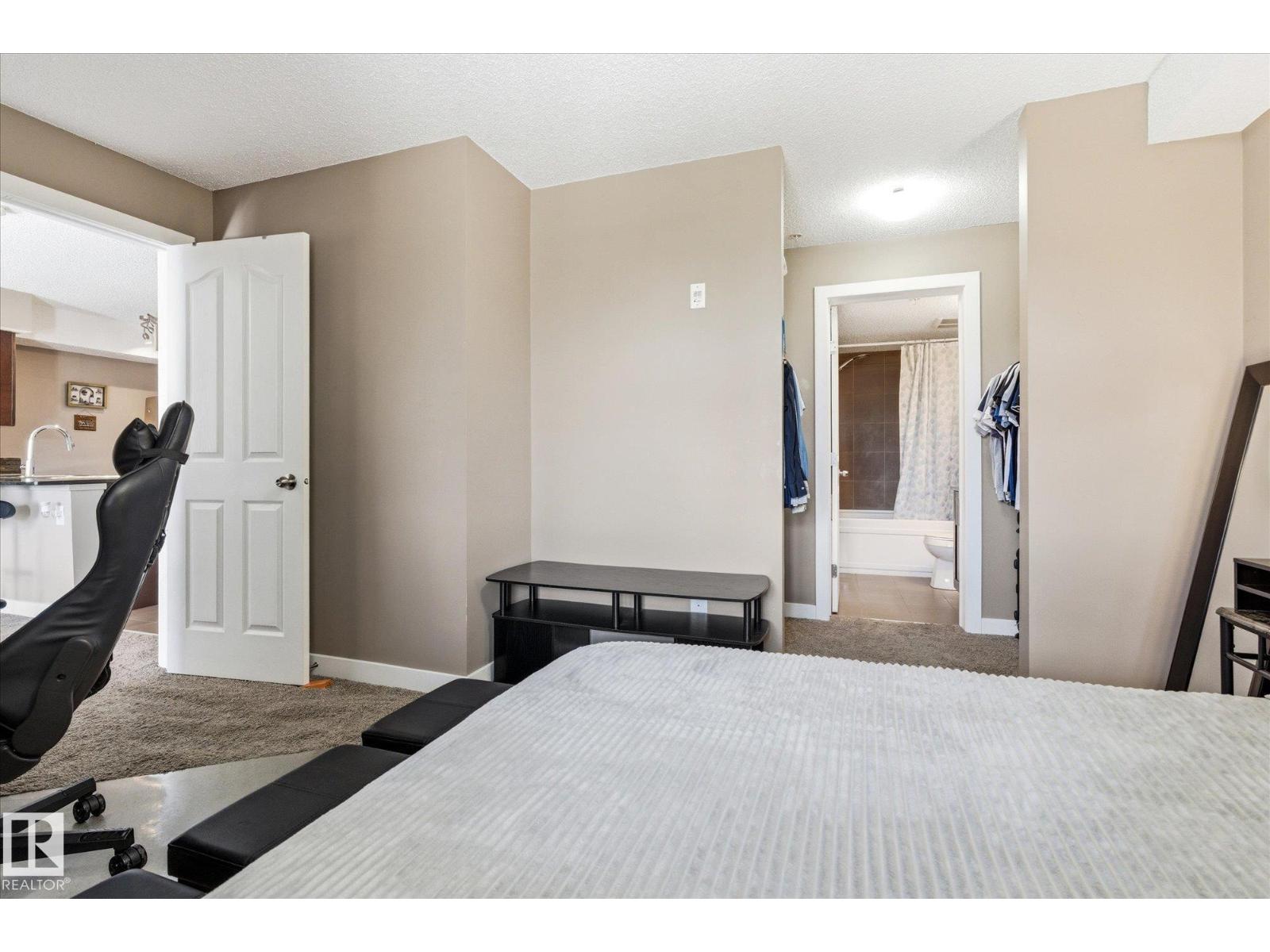 #208 1080 MCCONACHIE BV NW — photo 19
