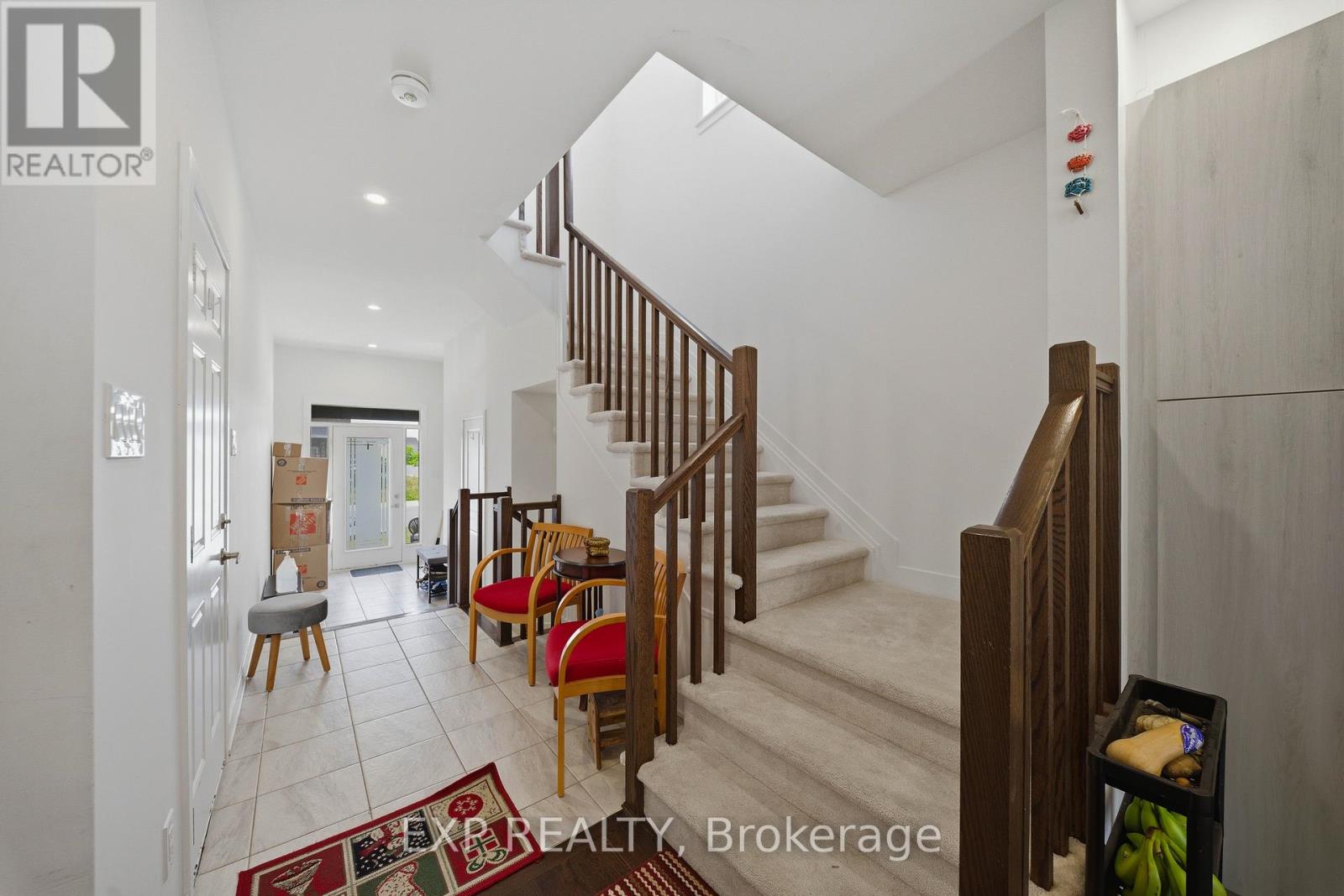 51 ROBUSTA LANE - 13