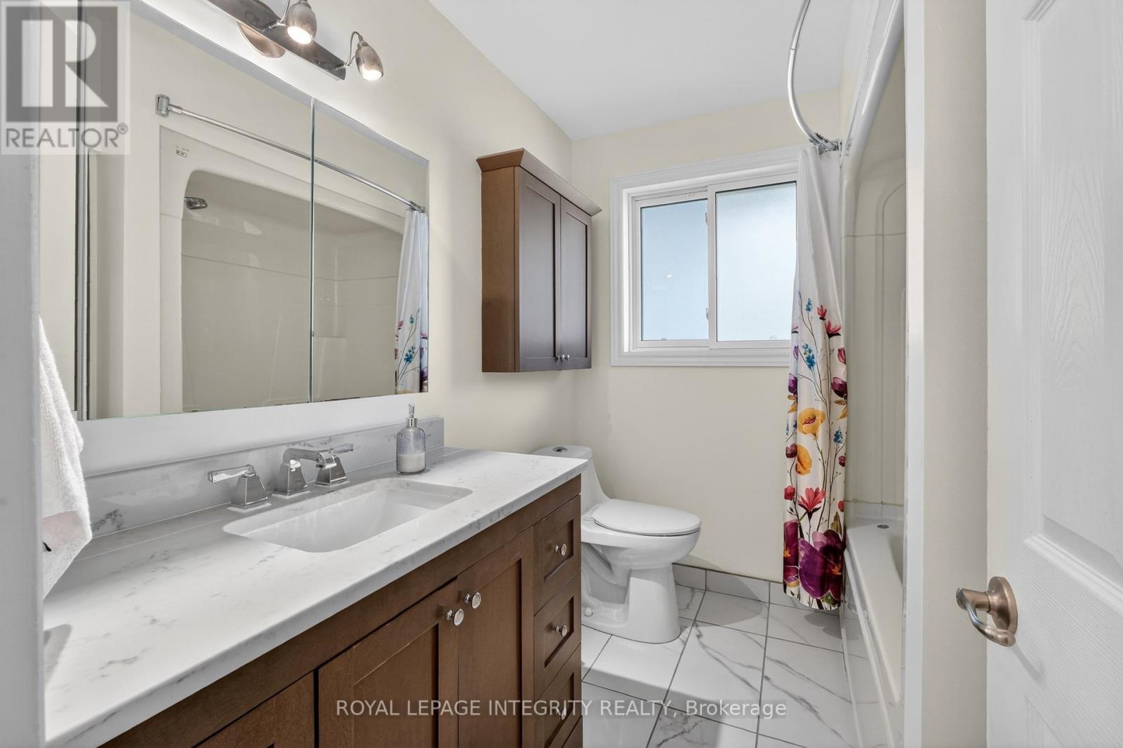 3 Bed, 2 Bath House for Sale in Ottawa – 850 BALSAM DRIVE, Ottawa – MLS# X13422832 - Image 23