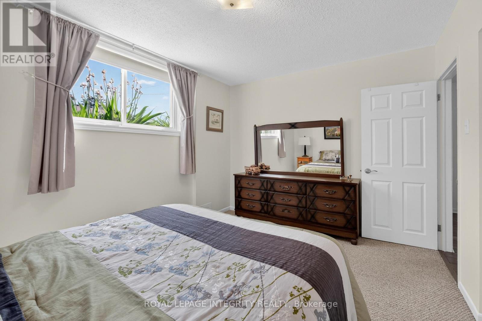 3 Bed, 2 Bath House for Sale in Ottawa – 850 BALSAM DRIVE, Ottawa – MLS# X13422832 - Image 28