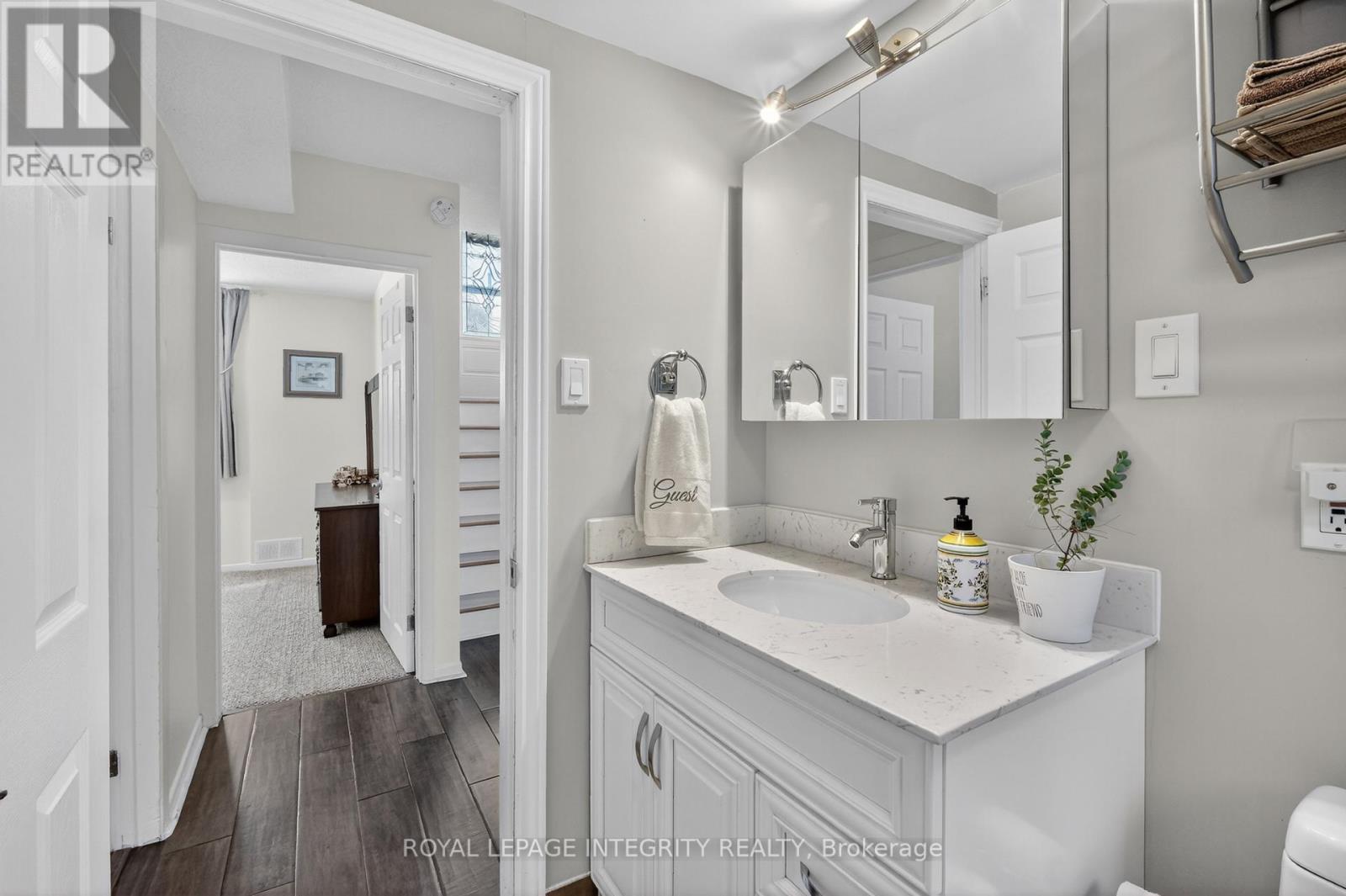 3 Bed, 2 Bath House for Sale in Ottawa – 850 BALSAM DRIVE, Ottawa – MLS# X13422832 - Image 32