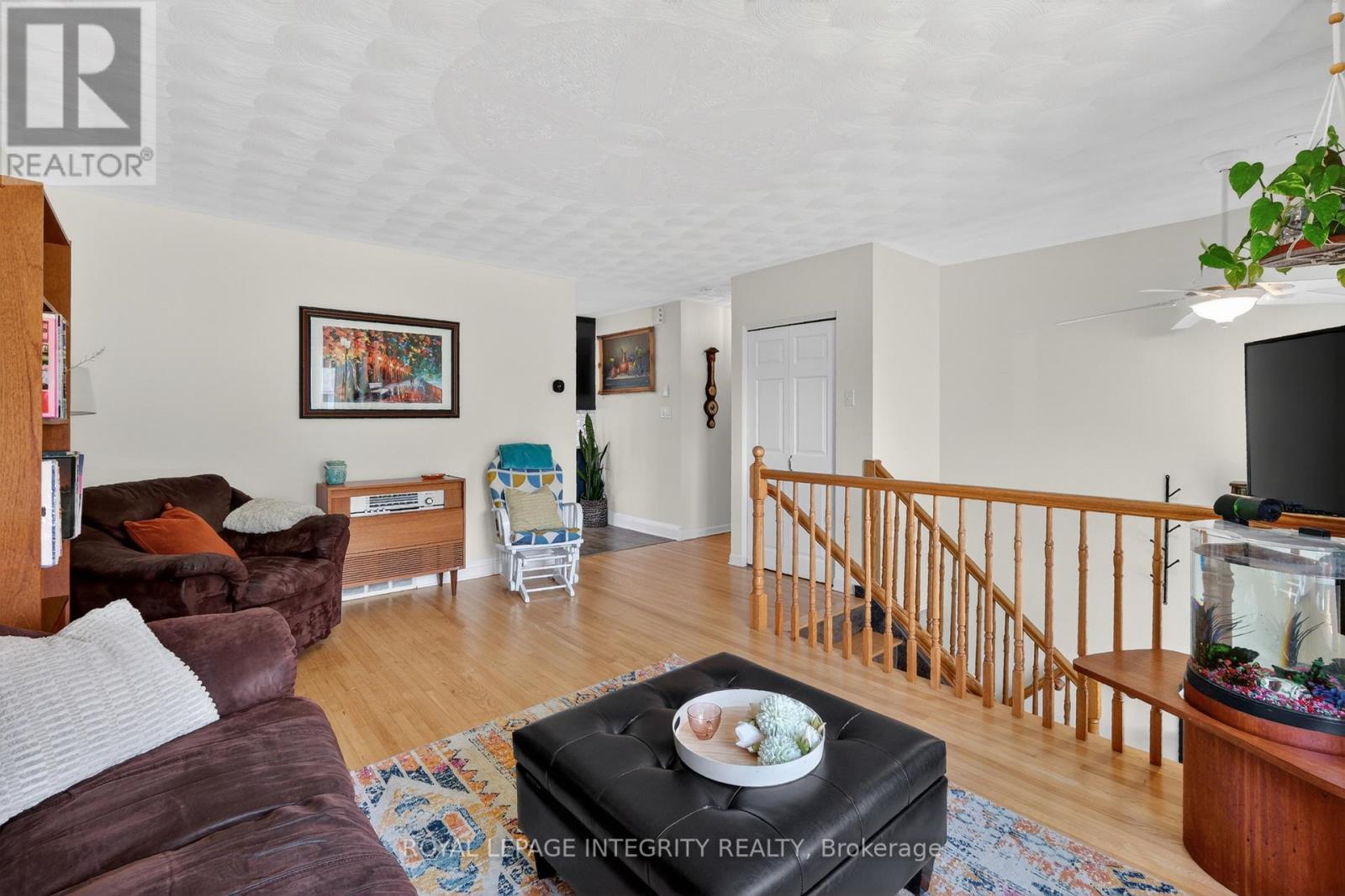 3 Bed, 2 Bath House for Sale in Ottawa – 850 BALSAM DRIVE, Ottawa – MLS# X13422832 - Image 8