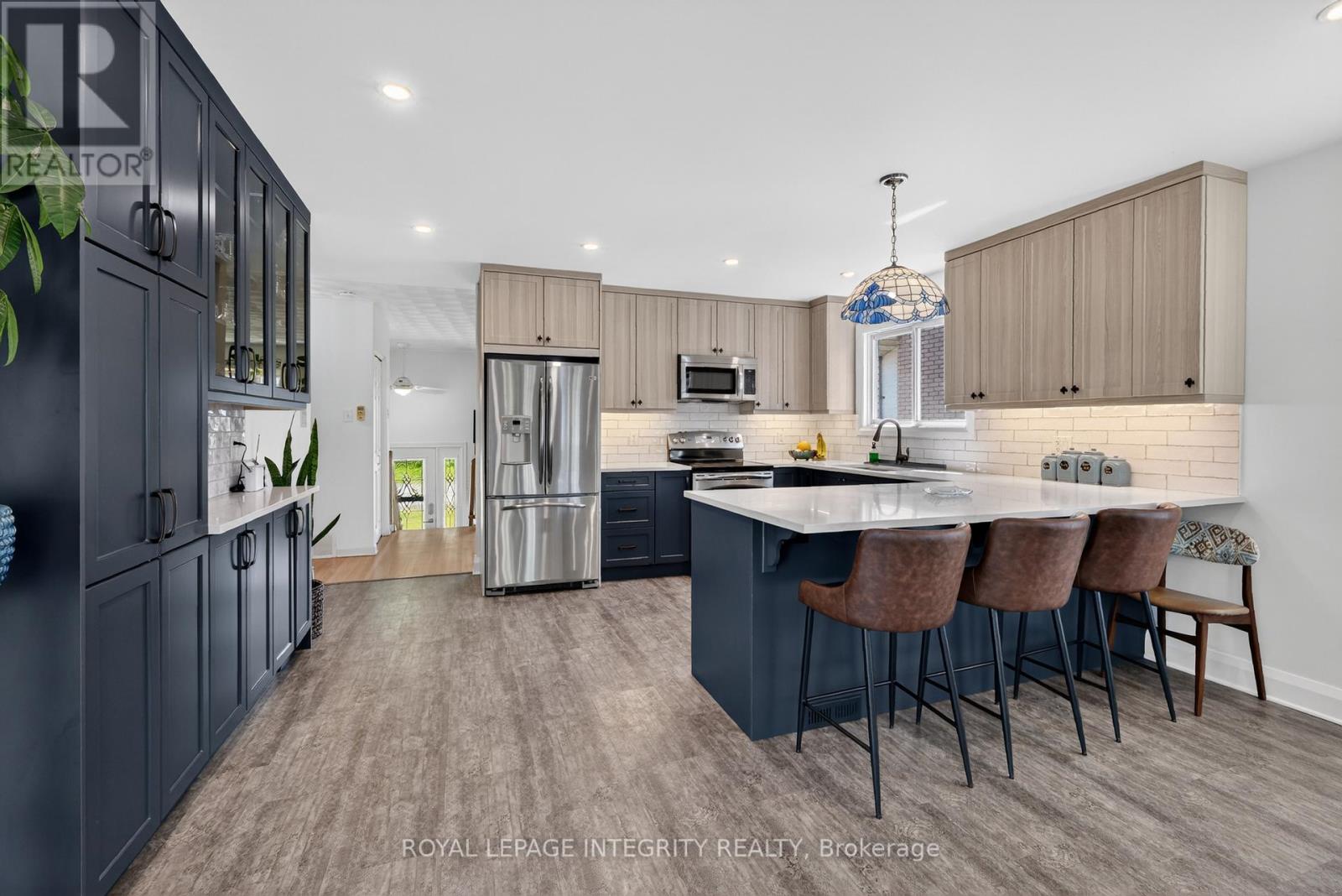 3 Bed, 2 Bath House for Sale in Ottawa – 850 BALSAM DRIVE, Ottawa – MLS# X13422832 - Image 9