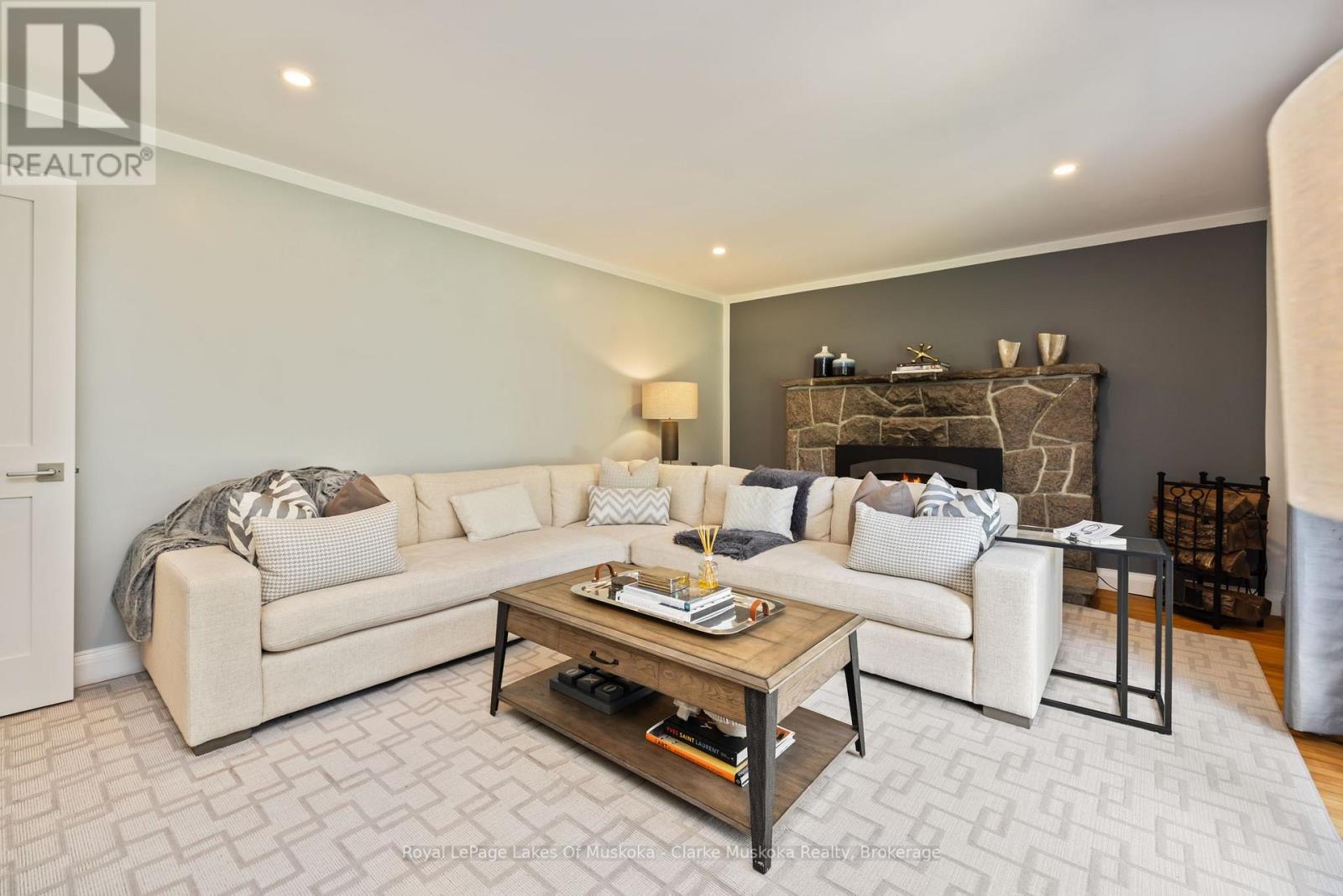 1012 MILL STREET - 21