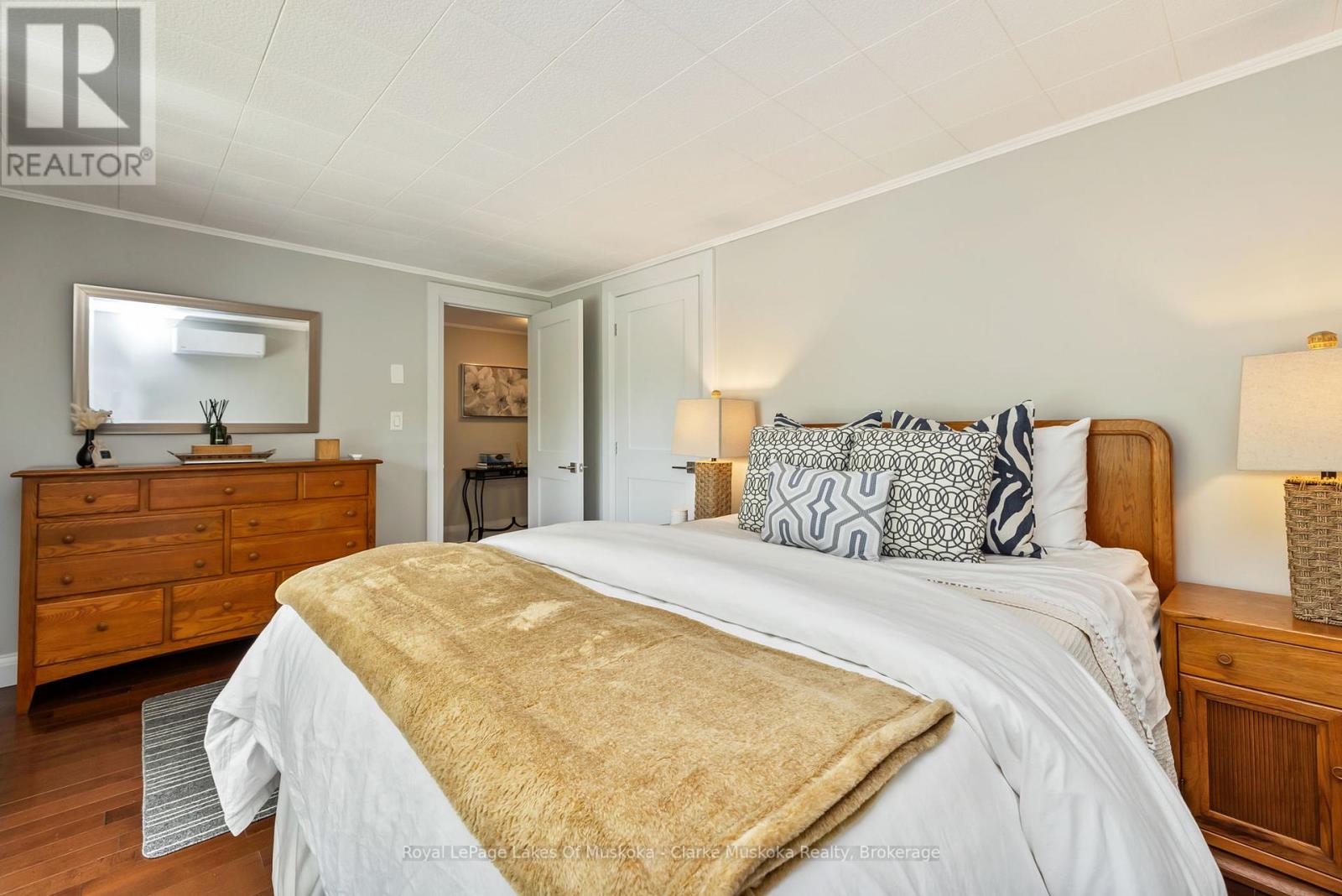 1012 MILL STREET - 36