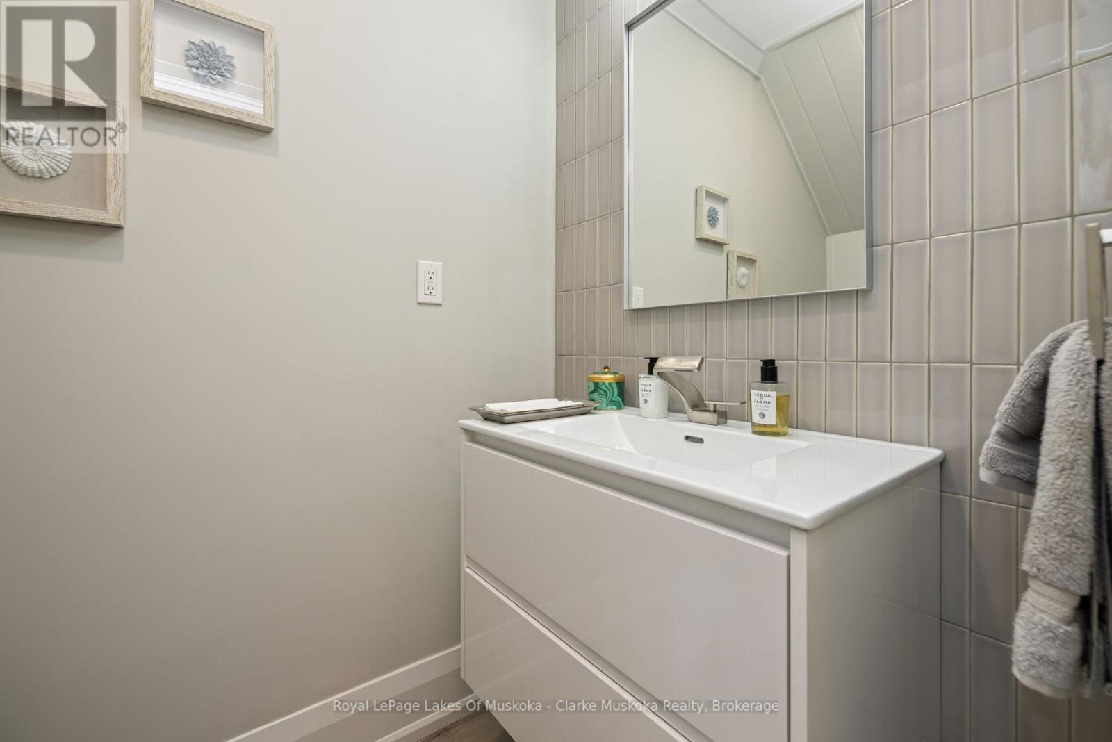 1012 MILL STREET - 19