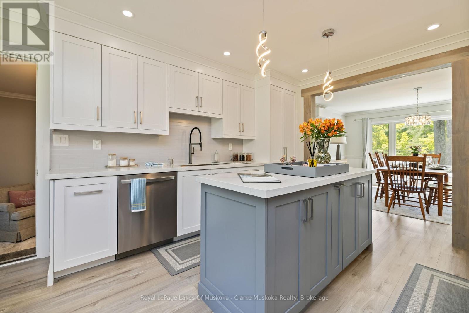 1012 MILL STREET - 23
