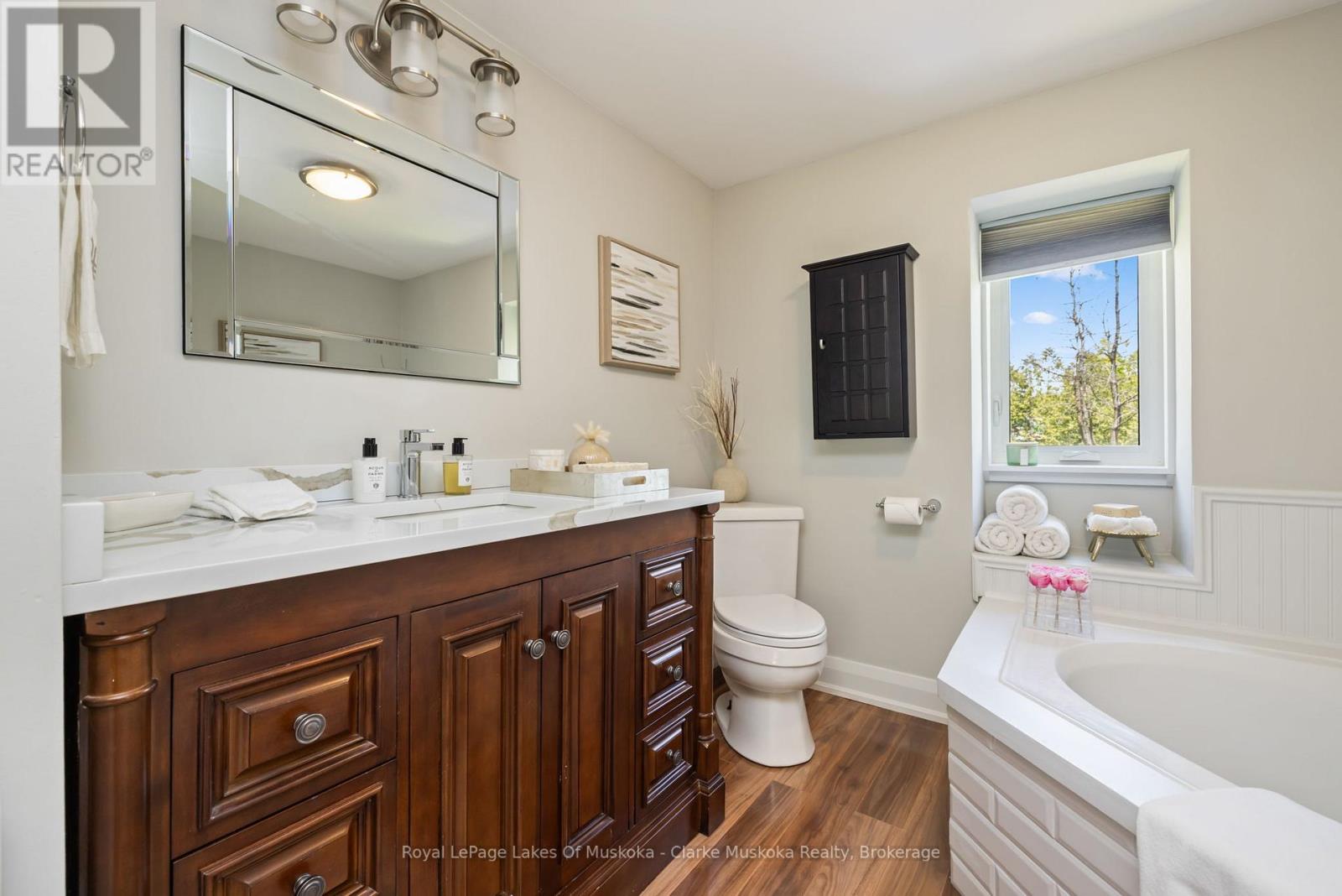 1012 MILL STREET - 35