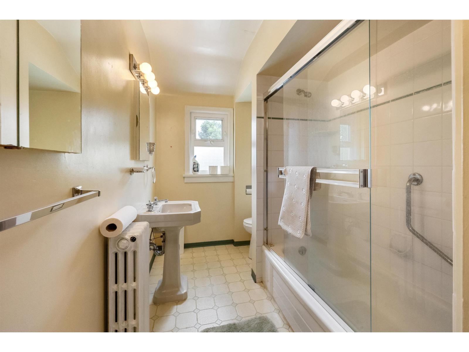 8561 BRADNER ROAD, Abbotsford