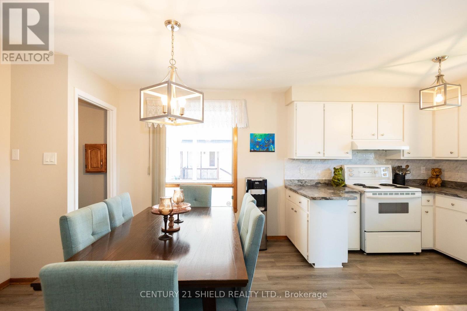1107 GRAND AVENUE - 15