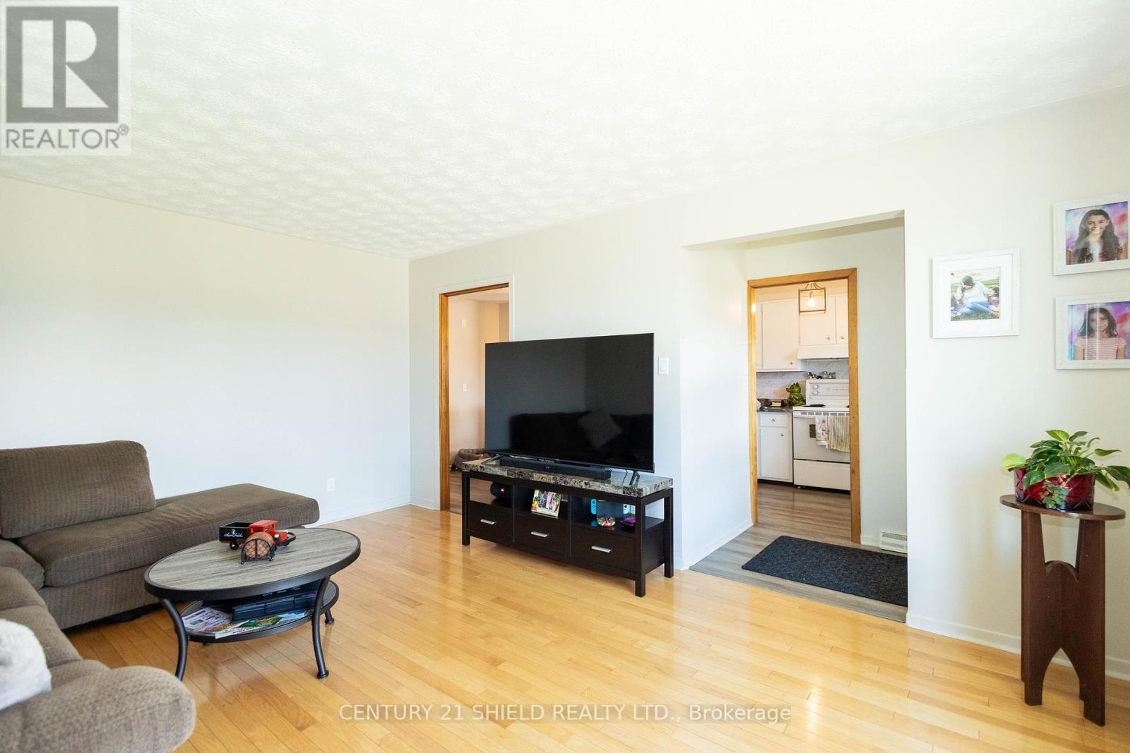 1107 GRAND AVENUE - 17