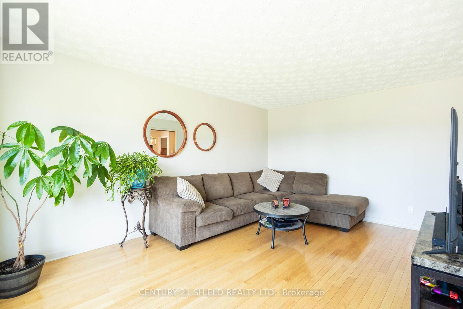 1107 GRAND AVENUE - 16
