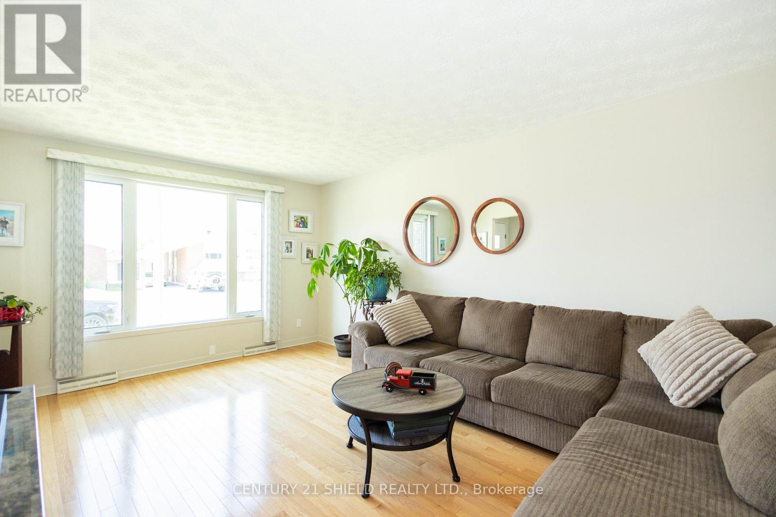 1107 GRAND AVENUE - 18