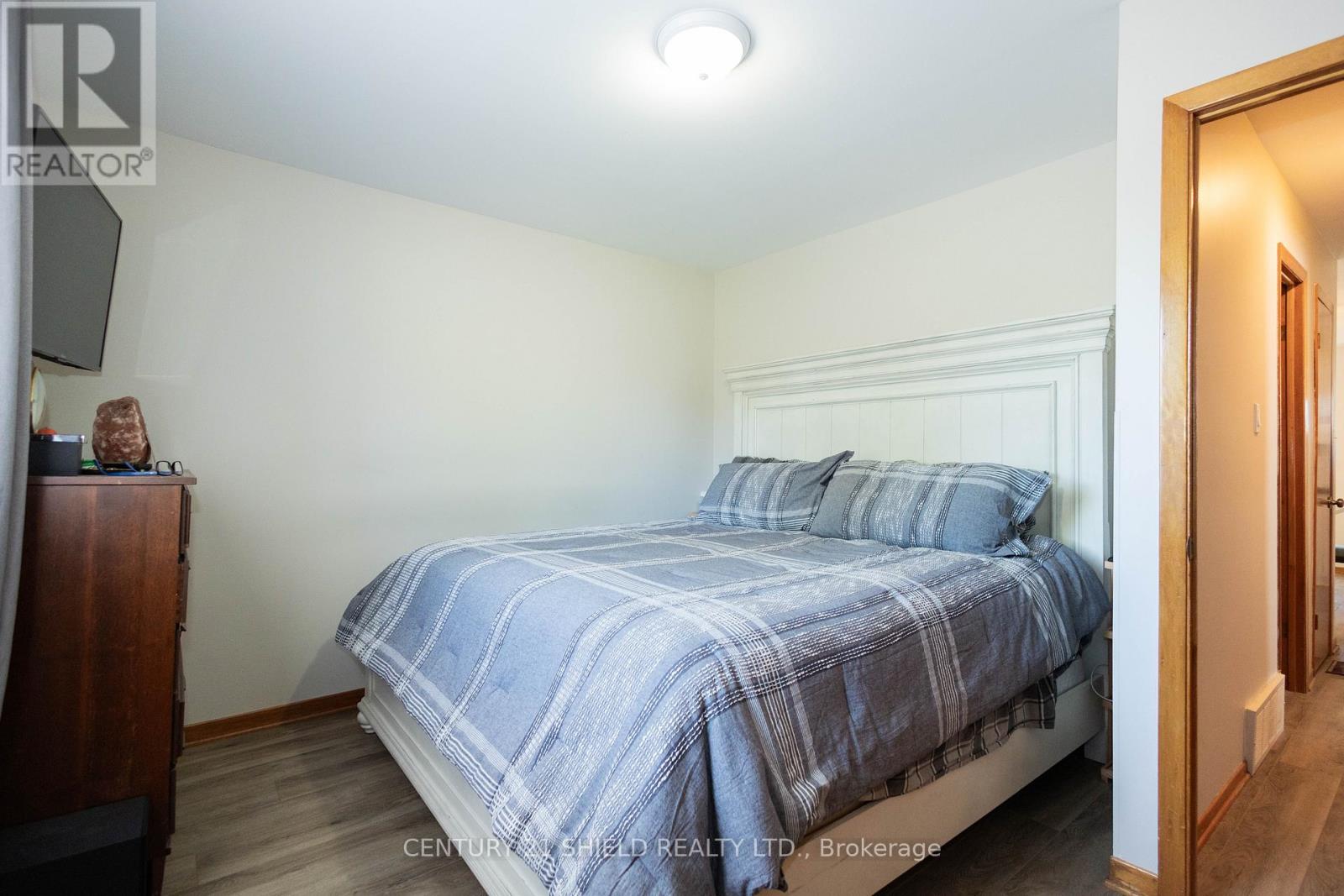 1107 GRAND AVENUE - 23