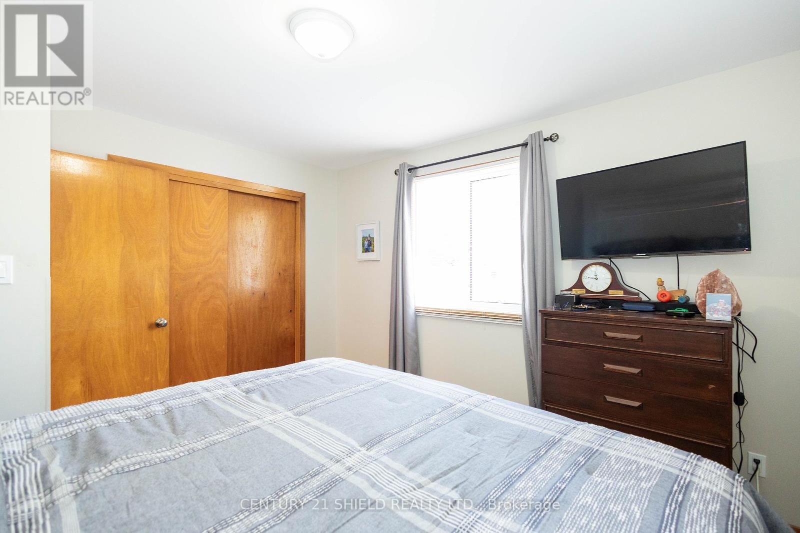1107 GRAND AVENUE - 25