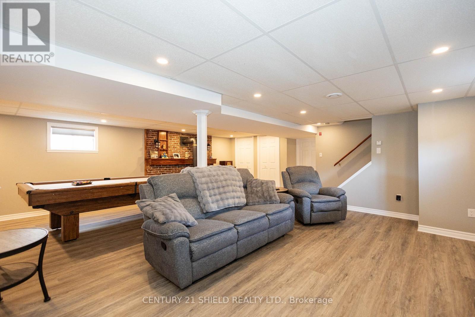 1107 GRAND AVENUE - 35